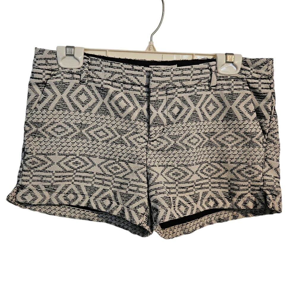 Merona Woman's patterned shorts size 6